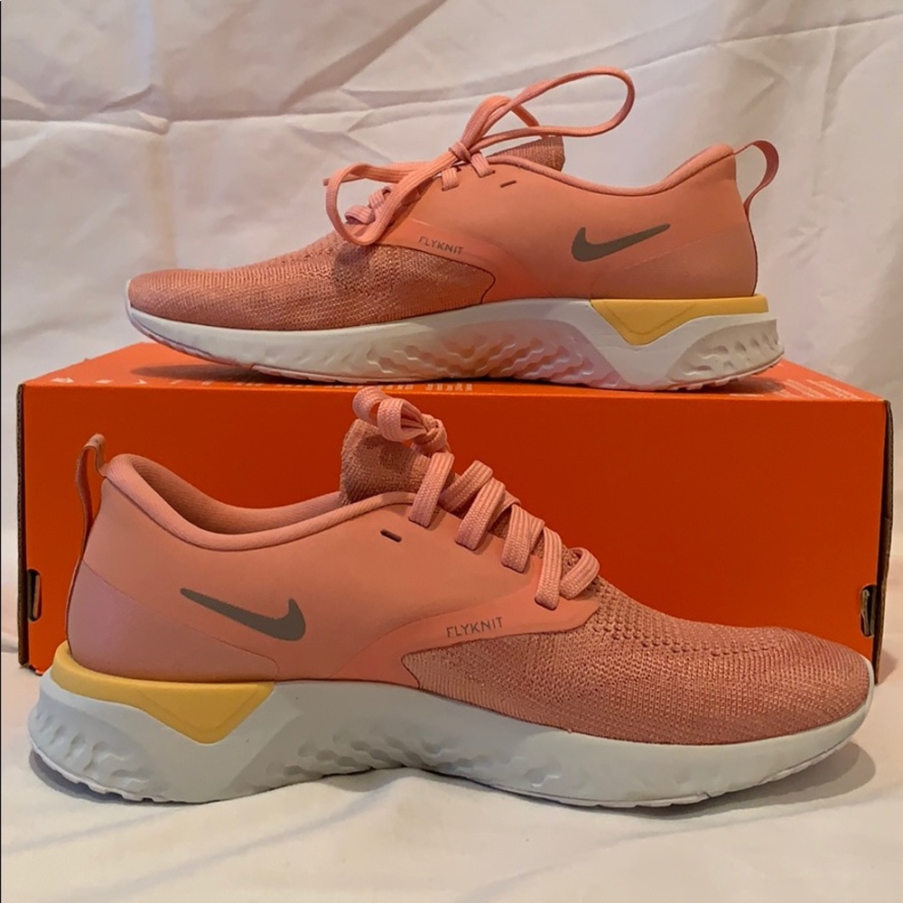 Nike Women’s Odyssey React 2 Flyknit